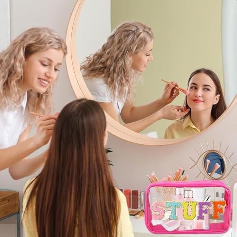 يورسكيتووس شنطة من قماش الشانيل بتصميم حروف مصنوعة من النايلون ومزودة برقعة بريبي مع سحاب، شنطة صغيرة شفافة من بلاستيك بي في سي مضادة للماء لتنظيم ادوات الزينة للبنات (روز)، وردي، قطعتين - Image 2